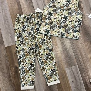 Free Assembly Cargo Outfit Youth Size Large (10/12)New with Tags